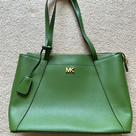 MICHAEL Michael Kors Maddie Medium E/W Top Zip Tote